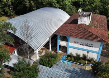 Céspedes preside inauguración de techado en escuela de Xicotepec
