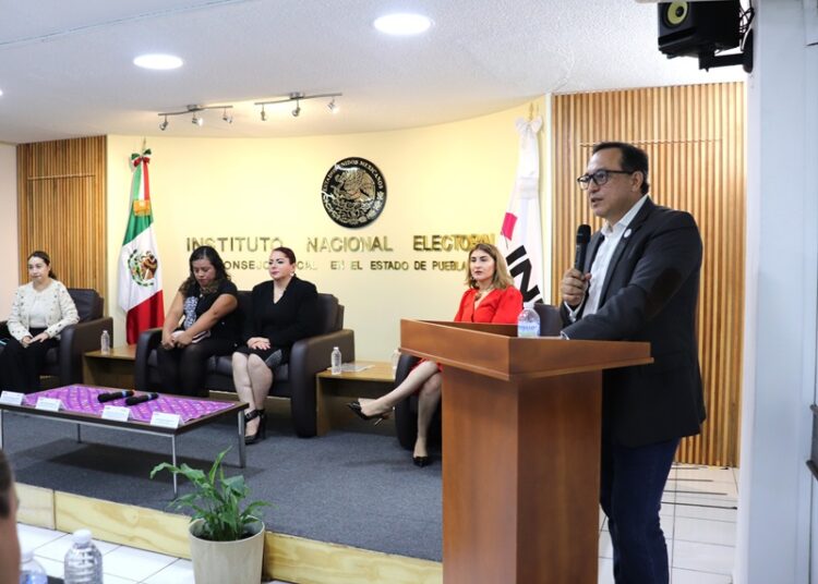 Promueve INE en Puebla acciones para erradicar la violencia política contra las mujeres en razón de genero