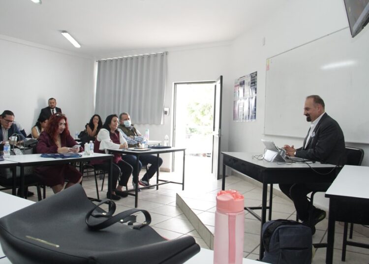 Pepe Hanan comparte experiencia en Primer Congreso Internacional de Periodismo