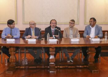 Premian gobiernos estatal y federal obra literaria de Alberto Spiller