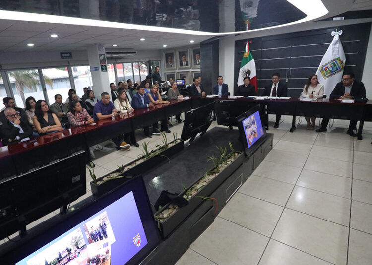 Signa SEP acuerdo para facilitar posgrados a trabajadores de la educación
