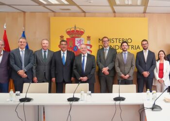 Sergio Salomón encabeza reunión con ministro de industria y turismo de España