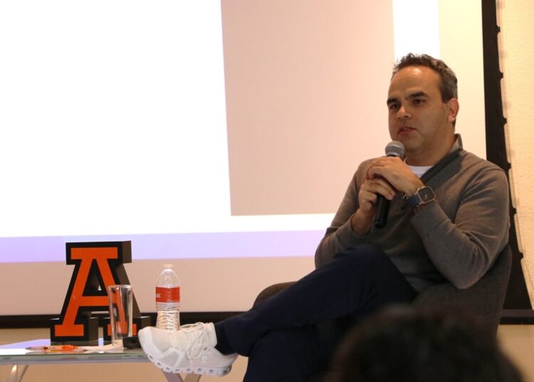 Alberto Kato revela cómo crear una marca irresistible a estudiantes Anáhuac Puebla
