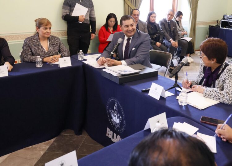 Alejandro Armenta refrenda compromiso de trabajar la BUAP, respetando la autonomía universitaria