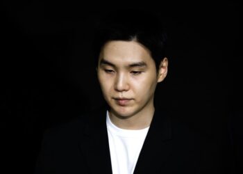 Suga de BTS es multado con 11.500 dólares por conducir un patinete en estado de ebriedad