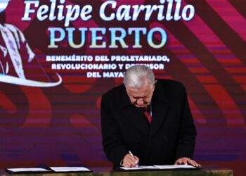 AMLO promulga reformas y destaca logros de su sexenio en su última mañanera