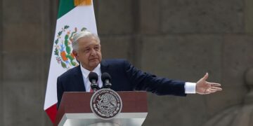 AMLO rinde ante miles de personas su último Informe de Gobierno