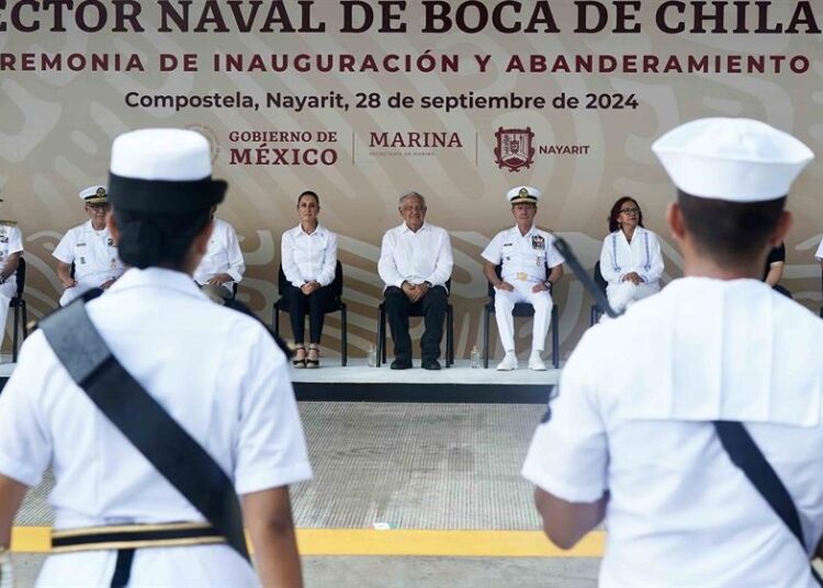 AMLO despide gira con inauguración de sector naval en Nayarit