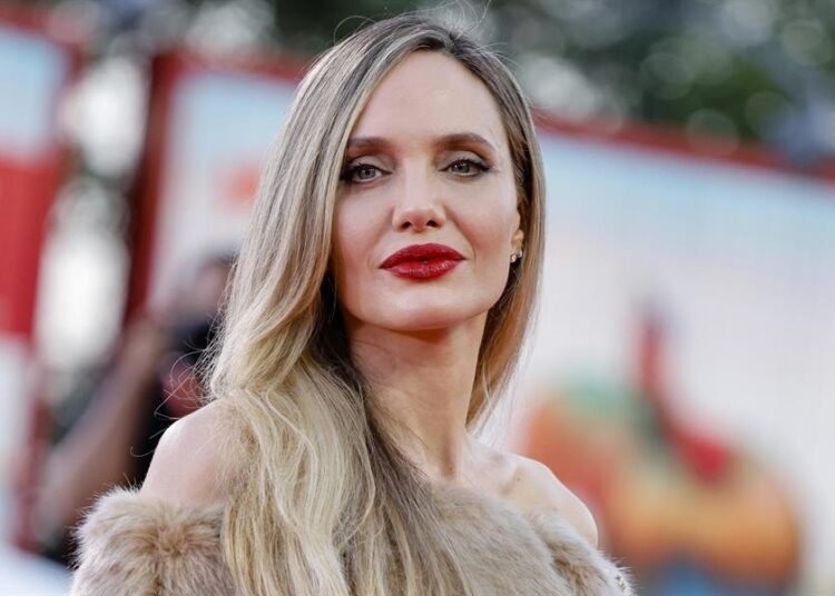 Angelina Jolie retira su demanda contra el FBI sobre acusaciones de abuso de Brad Pitt
