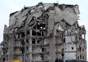 Bombardeo israelí en escuela de Gaza deja al menos 4 muertos y heridos graves