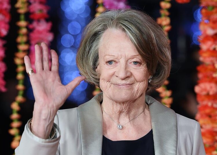 Los actores de ‘Harry Potter’ despiden a Maggie Smith y los fans alzan sus varitas al aire