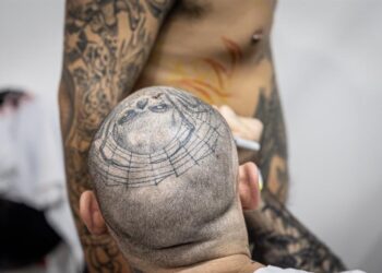 Más de 100 tatuadores de América exhiben su arte en Guatemala