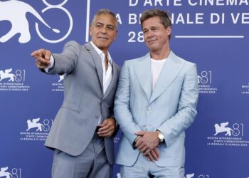 Pitt y Clooney exprimen su complicidad en Venecia con comedia ‘Wolfs’