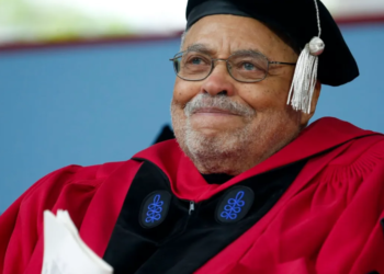 Muere James Earl Jones, actor que puso voz Darth Vader en Star Wars