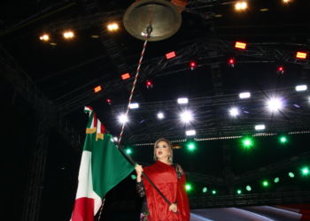 Paola Angon da el grito de independencia en San Pedro Cholula