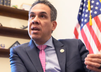 Legislador hispano en Estados Unidos apela a los latinos para recuperar el Congreso