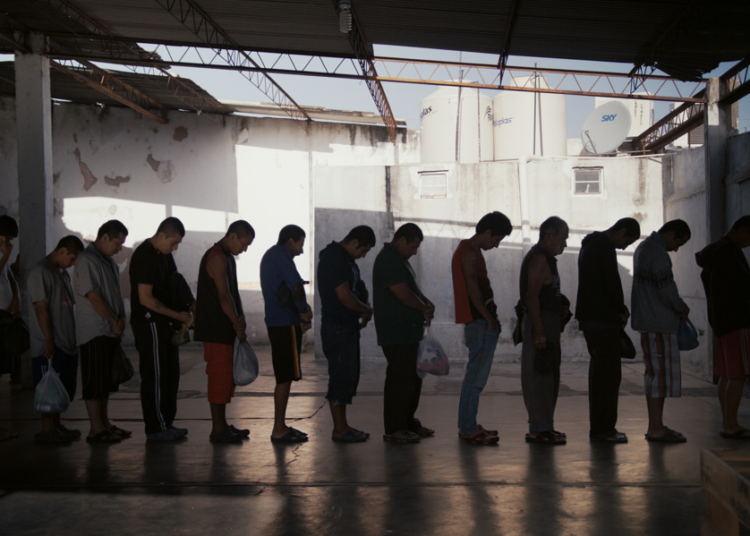 Sísifos, el documental de una luz en la oscuridad