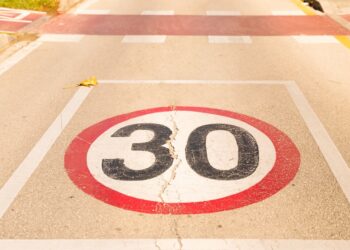 Piden a automovilistas respetar límites de velocidad y manejar con precaución