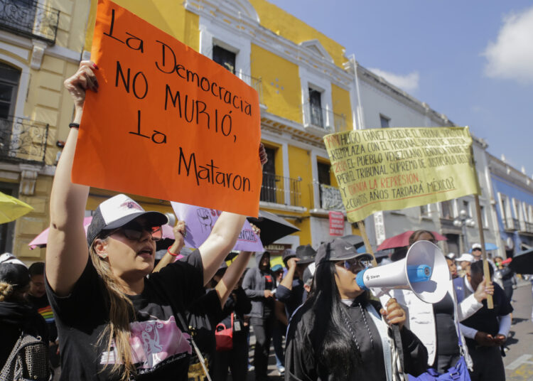 Trabajadores seguirán luchando para impedir implementación de reforma judicial
