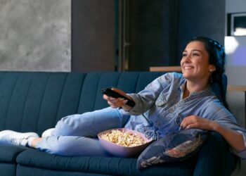 5 recomendaciones de pelis y series para desvelarte