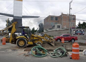 Agua de Puebla reparará daño a automovilista