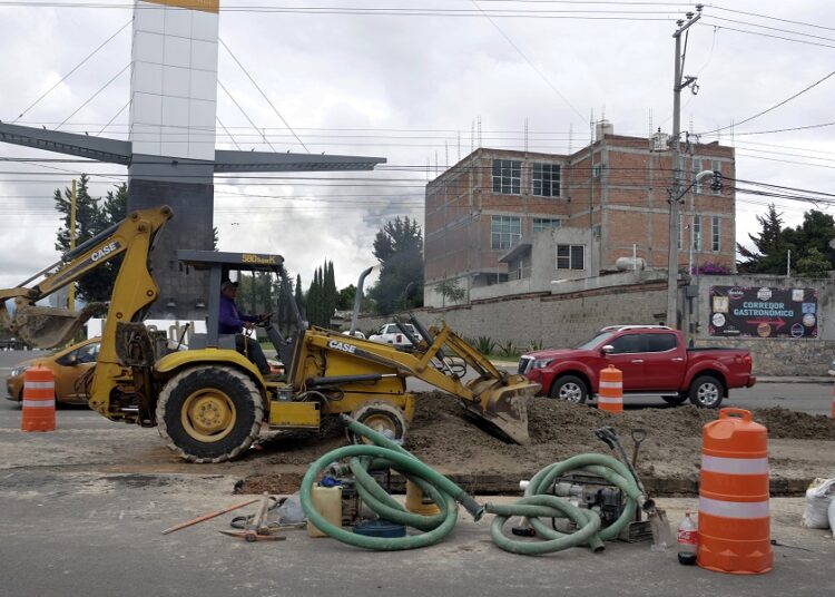 Agua de Puebla reparará daño a automovilista