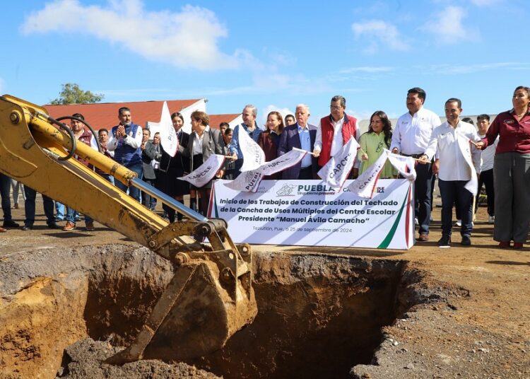 Inicia construcción de techado de centro escolar en Teziutlán