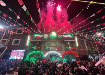 Norma Layón celebra el Grito de Independencia junto a miles de texmeluquenses