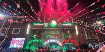 Norma Layón celebra el Grito de Independencia junto a miles de texmeluquenses