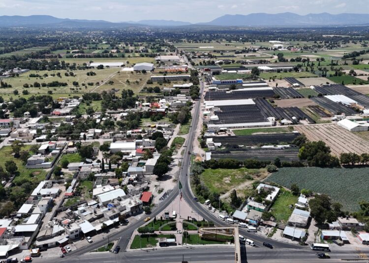 El gobernador inaugura tramo carretero La Colorada a Santa Clara Huitziltepec