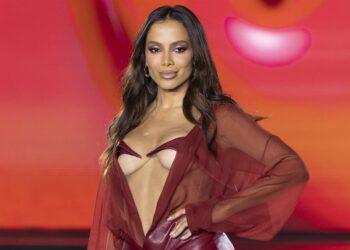 Anitta, Becky G, Edgar Barrera, Eladio Carrión y Darumas en Latin Grammy