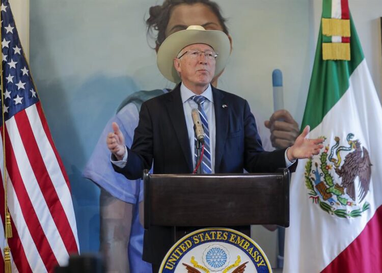 Embajador de EEUU dice que la relación con México «nunca se va a pausar»