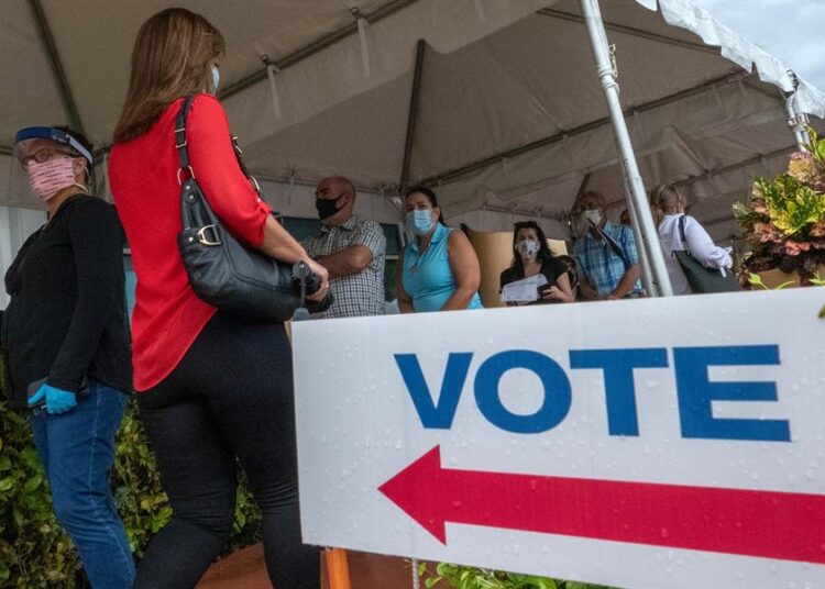 Organizaciones llaman a los latinos a votar en EE.UU., donde pueden «marcar la diferencia»