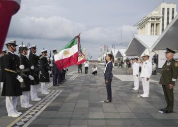 Claudia Sheinbaum conmemora la Constitución de 1824 y los 203 años de la Armada de México
