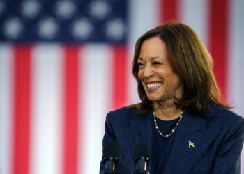 Harris roba a Trump el monopolio del patriotismo para captar a disidencia republicana