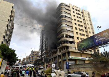Bombardeo israelí corta carretera que une Beirut con Damasco