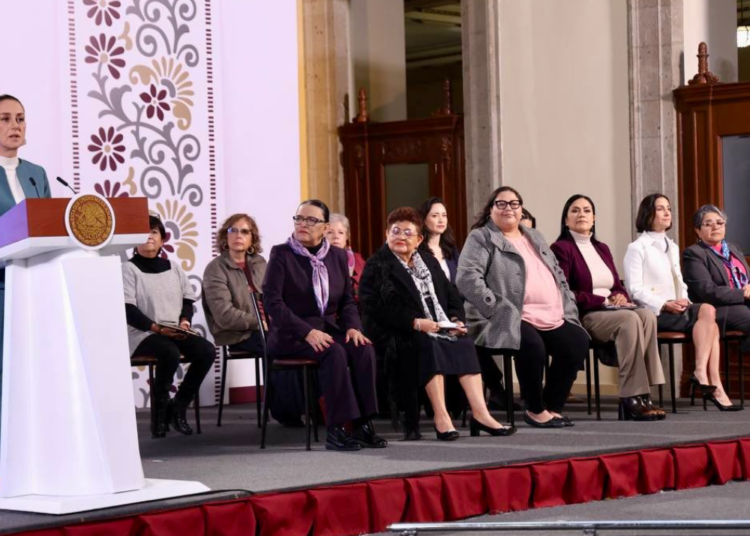 Sheinbaum presenta iniciativas para ampliar derechos de las mujeres