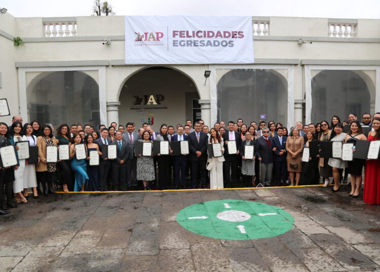 Emotiva graduación en el IAP