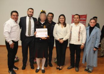 Premia gobierno estatal a participantes de concurso de video contra trabajo infantil 