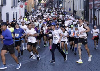 Patricio Castillo y Carmen Trinidad son los mejores poblanos del Maratón 2024