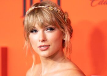 Taylor Swift lanzará libro de Eras Tour y edición vinilo de ‘TTPD’ en EEUU