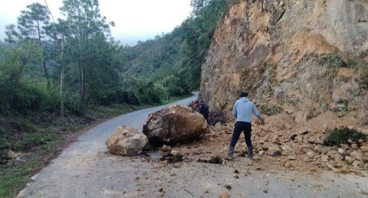 Reportan afectaciones por fuertes lluvias en municipios de la Sierra Norte