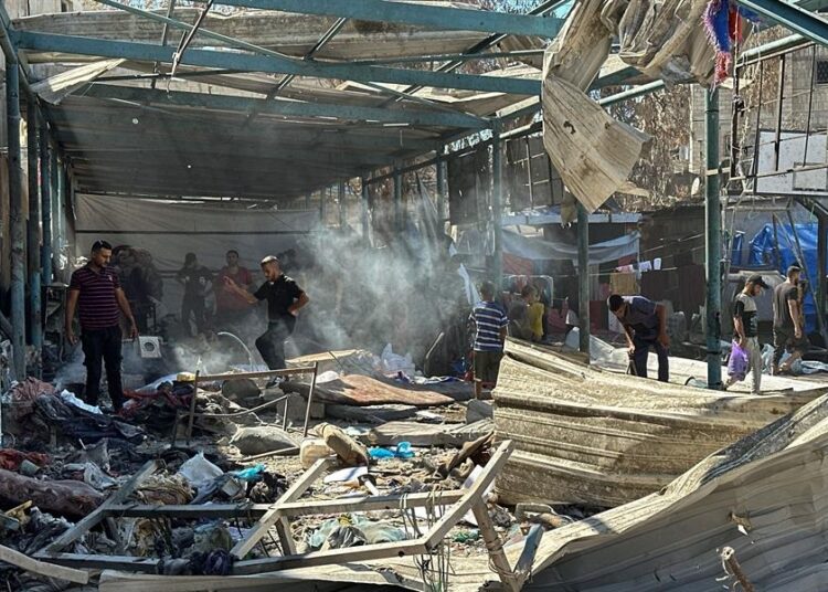Ataque israelí contra una escuela de UNRWA deja 10 muertos y 30 heridos en norte de Gaza