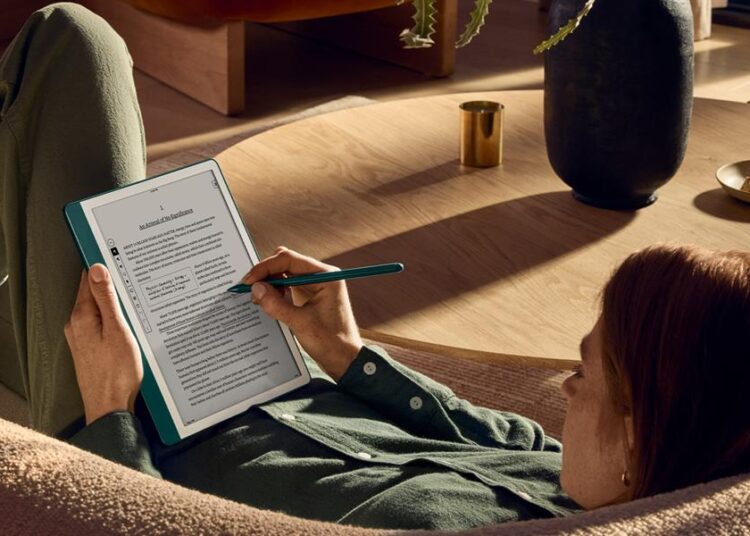Amazon presenta nuevo Kindle Scribe, con IA que hace resúmenes y mejora la caligrafía