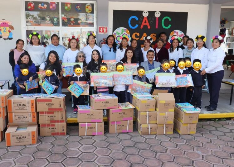 SMDIF entrega libros de texto gratuitos a CAIC de San Pedro Cholula