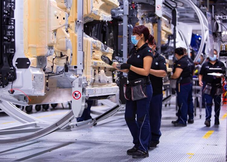 La producción de vehículos en México subió un 6,13 % en primeros tres trimestres