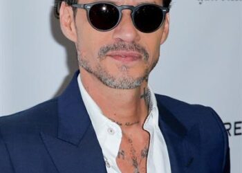 Marc Anthony votará por Kamala Harris y alerta a latinos del «divisionismo» de Trump
