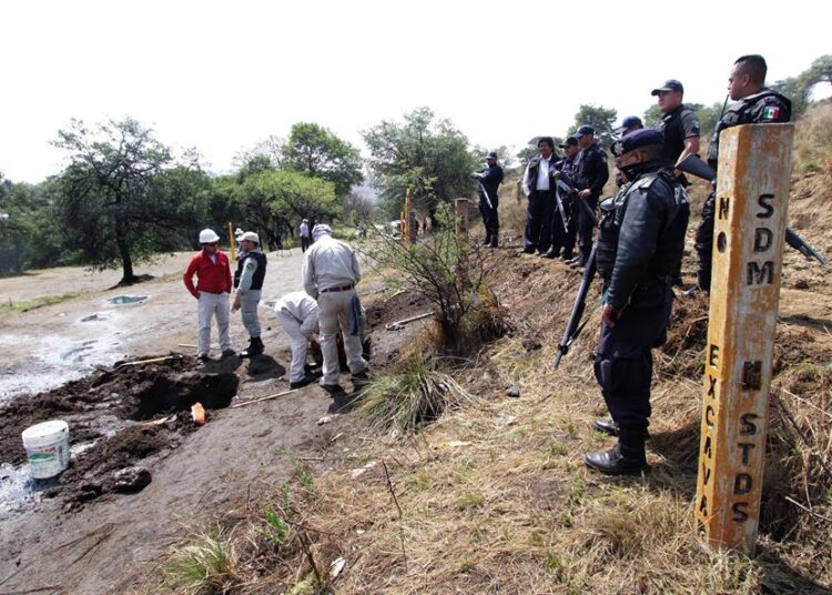Gobierno de AMLO registró 35 tomas clandestinas de combustible cada día