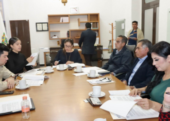 Coordinadores legislativos se reúnen con el Soapap, acuerdan crear comisión especial