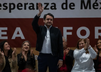 López Beltrán aparece por primera vez como secretario de Morena